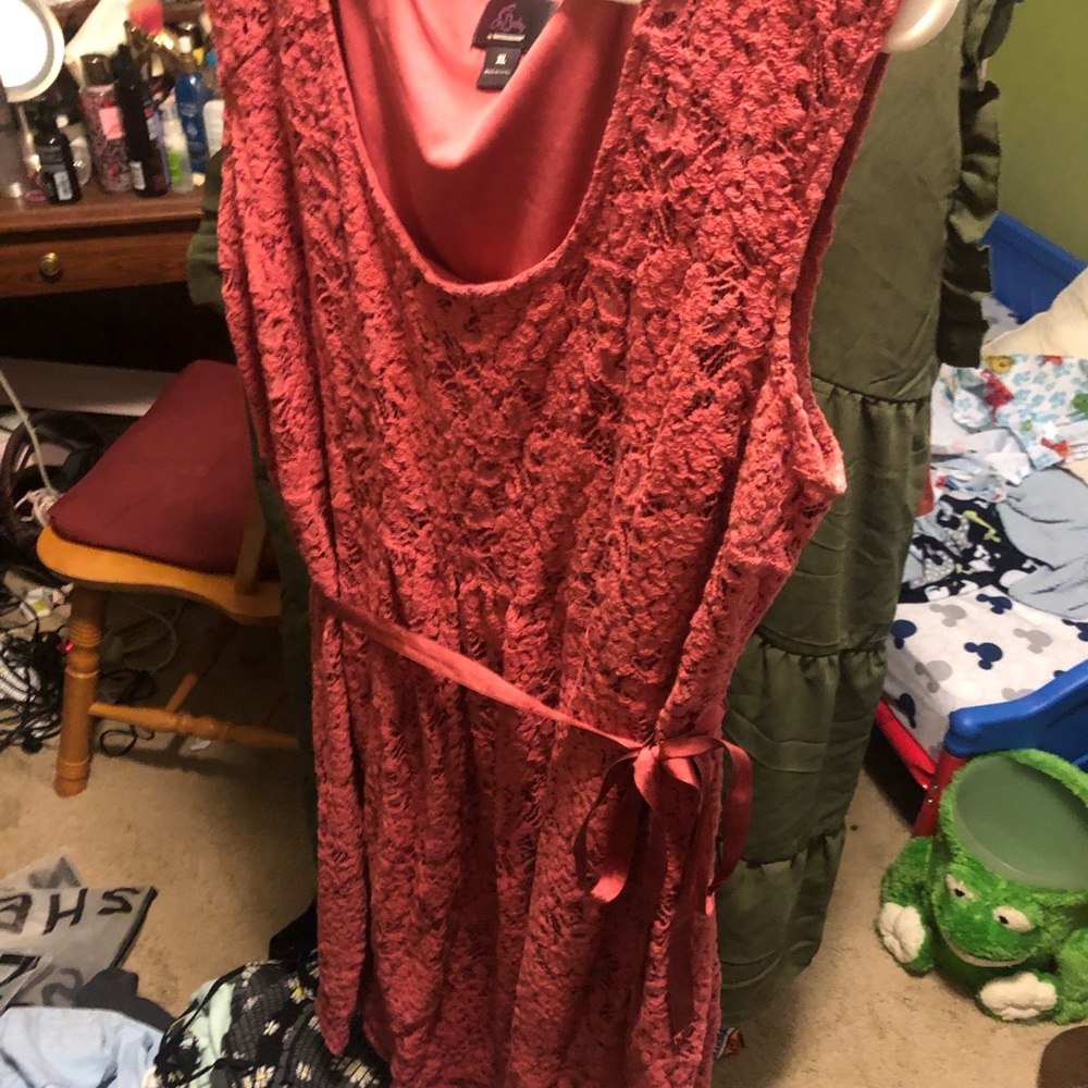 Oh baby Motherhood maternity dress. Size XL. Lace detail rusty coral color